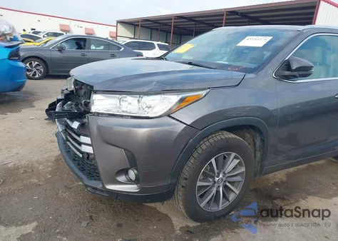 2018 Toyota Highlander Xle z USA, uszkodzony, nr VIN 5TDKZRFHXJS541362